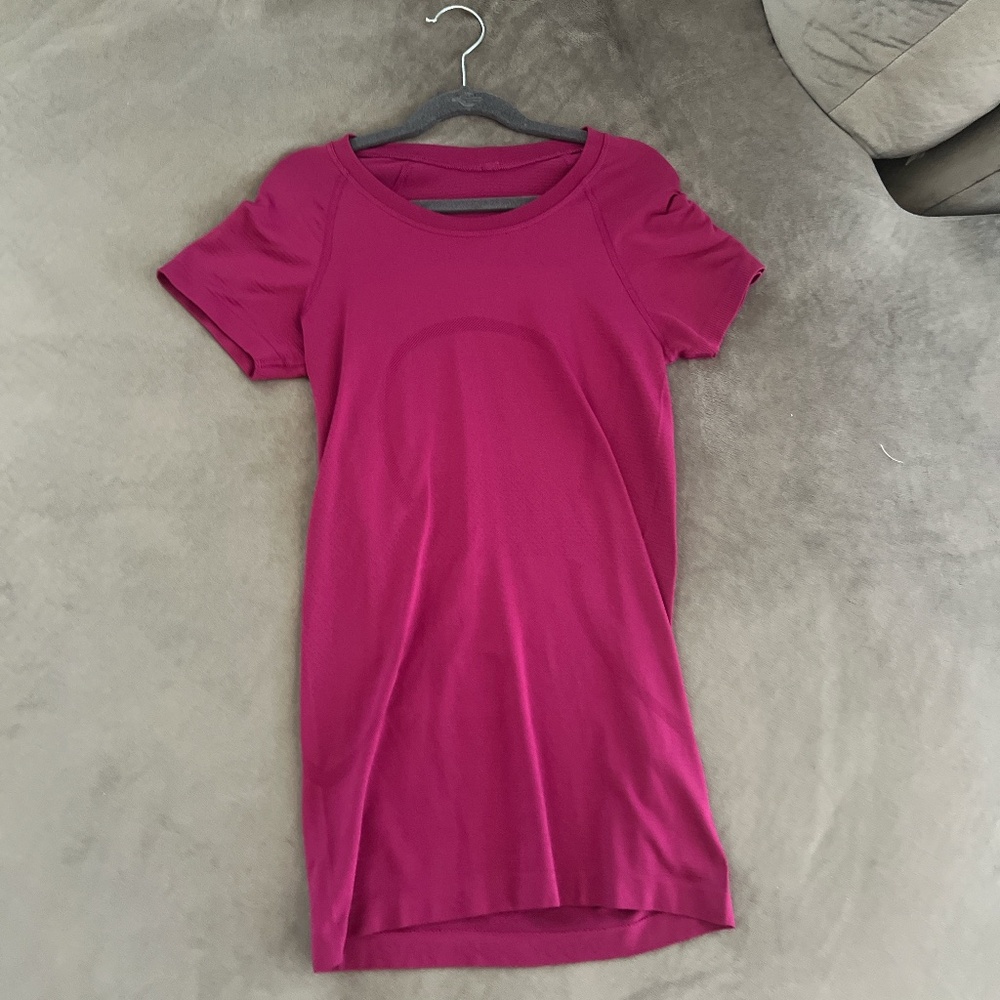 Lululemon pink swiftly tech